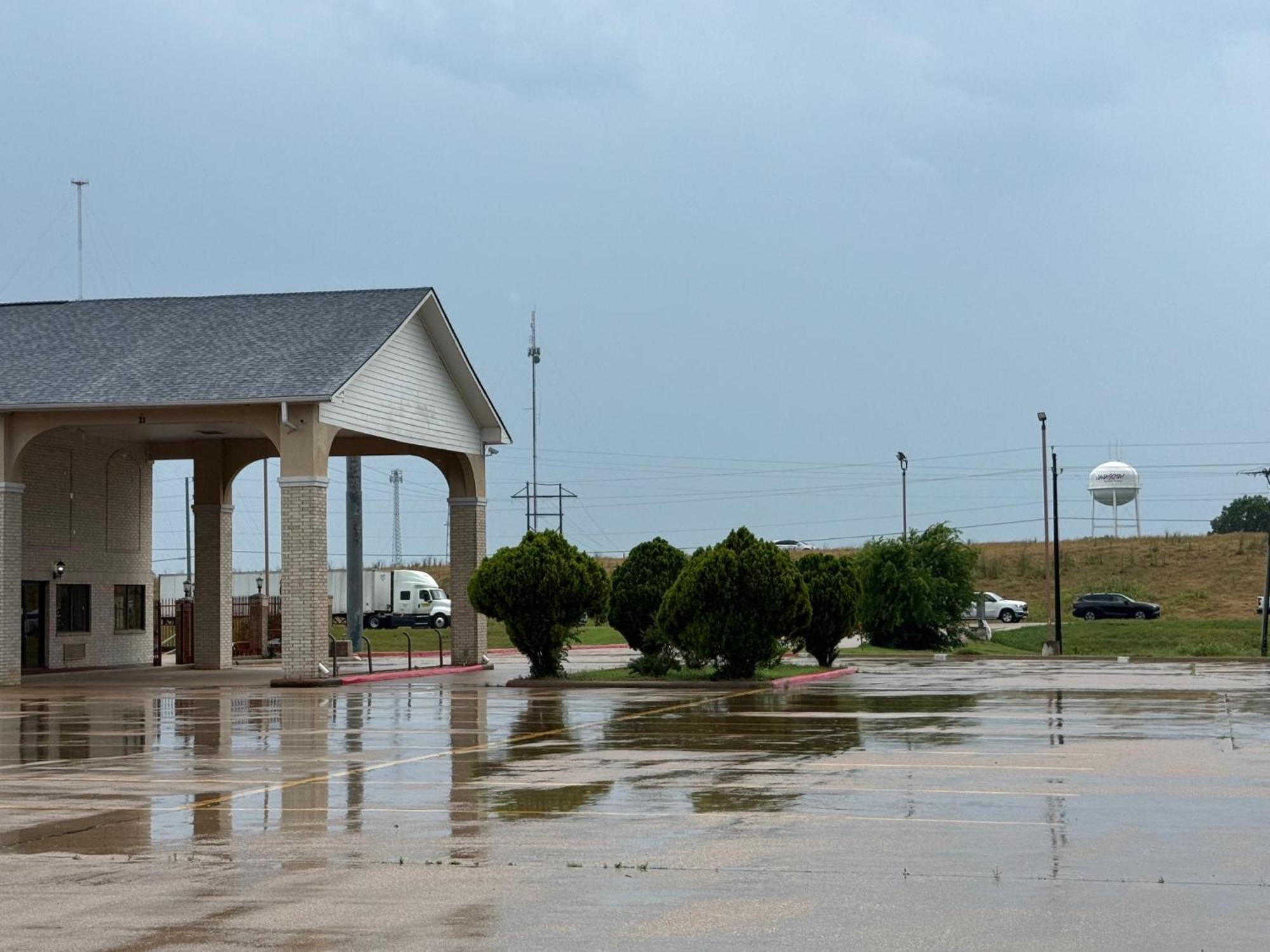 Inn Of Navasota Hotel Exterior photo