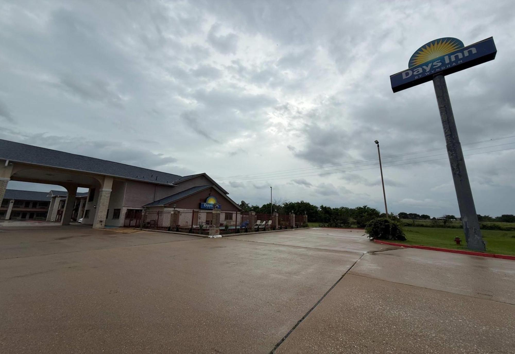 Inn Of Navasota Hotel Exterior photo